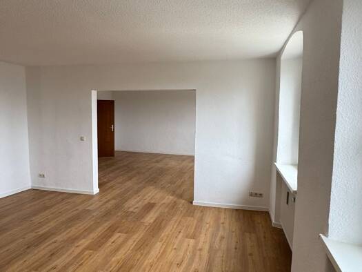 Wohnung zur Miete 900 € 3,5 Zimmer 150 m² Geschoss 1/1 frei ab sofort Innenstadt Hof 95028