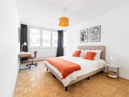 Wohnung zur Miete 1.260 € 2 Zimmer 69 m² 3. Geschoss frei ab sofort Friedrichstraße 213 Kreuzberg Berlin 10969