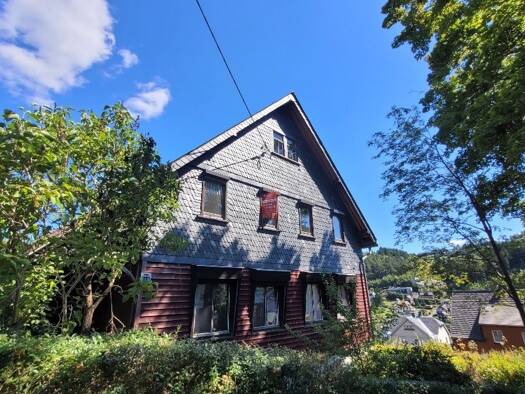 Mehrfamilienhaus zum Kauf 159.000 € 9 Zimmer 200 m² 810 m² Grundstück Sachsenberg Klingenthal 08248