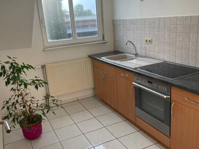 Wohnung zur Miete 450 € 1 Zimmer 37 m² Dachgeschoss frei ab sofort Dammstr. 27b Nauen Nauen 14641