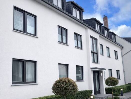 Studio zum Kauf provisionsfrei 326.000 € 1 Zimmer 91,3 m² Geschoss 2/3 frei ab 01.12.2026 Duisdorf Bonn 53123