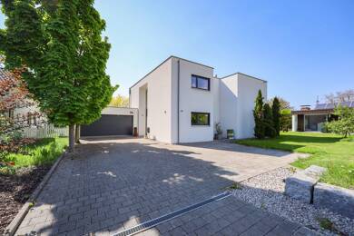 Einfamilienhaus zum Kauf 1.550.000 € 5,5 Zimmer 204 m² 1.919 m² Grundstück frei ab sofort Brombach Lörrach 79541