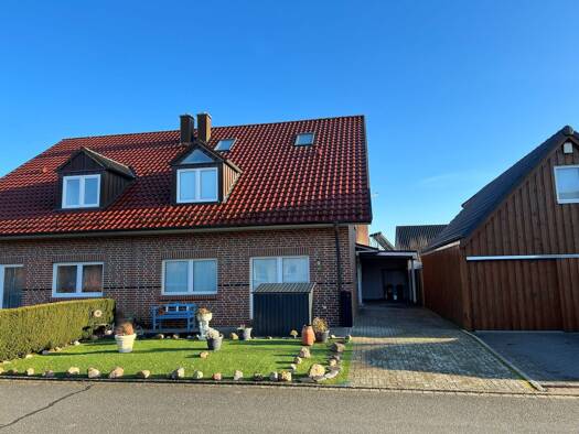 Doppelhaushälfte zum Kauf 445.000 € 5 Zimmer 142,3 m² 297 m² Grundstück Berkenthin 23919