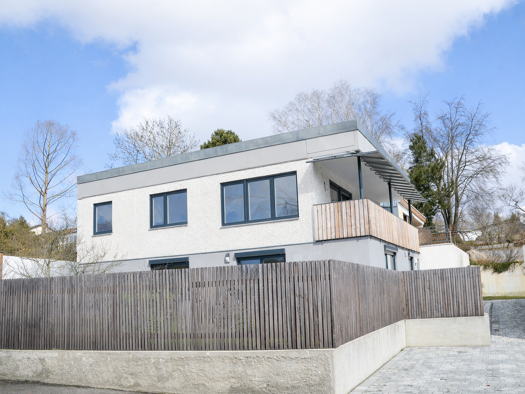 Mehrfamilienhaus zum Kauf als Kapitalanlage geeignet 1.199.000 € 8 Zimmer 230 m² 604 m² Grundstück Lappersdorf 93138