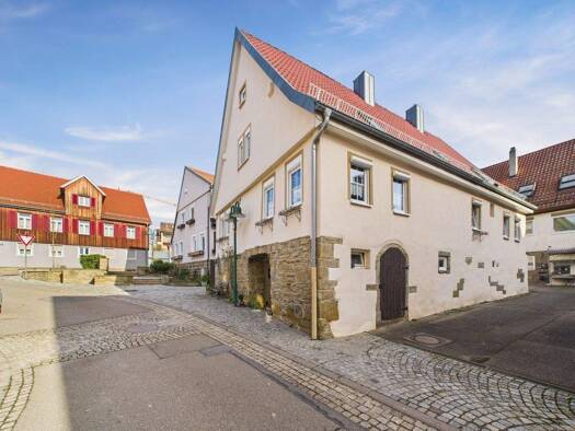 Einfamilienhaus zum Kauf 535.000 € 6,5 Zimmer 170 m² 128 m² Grundstück frei ab sofort Kleinsachsenheim Sachsenheim / Kleinsachsenheim 74343
