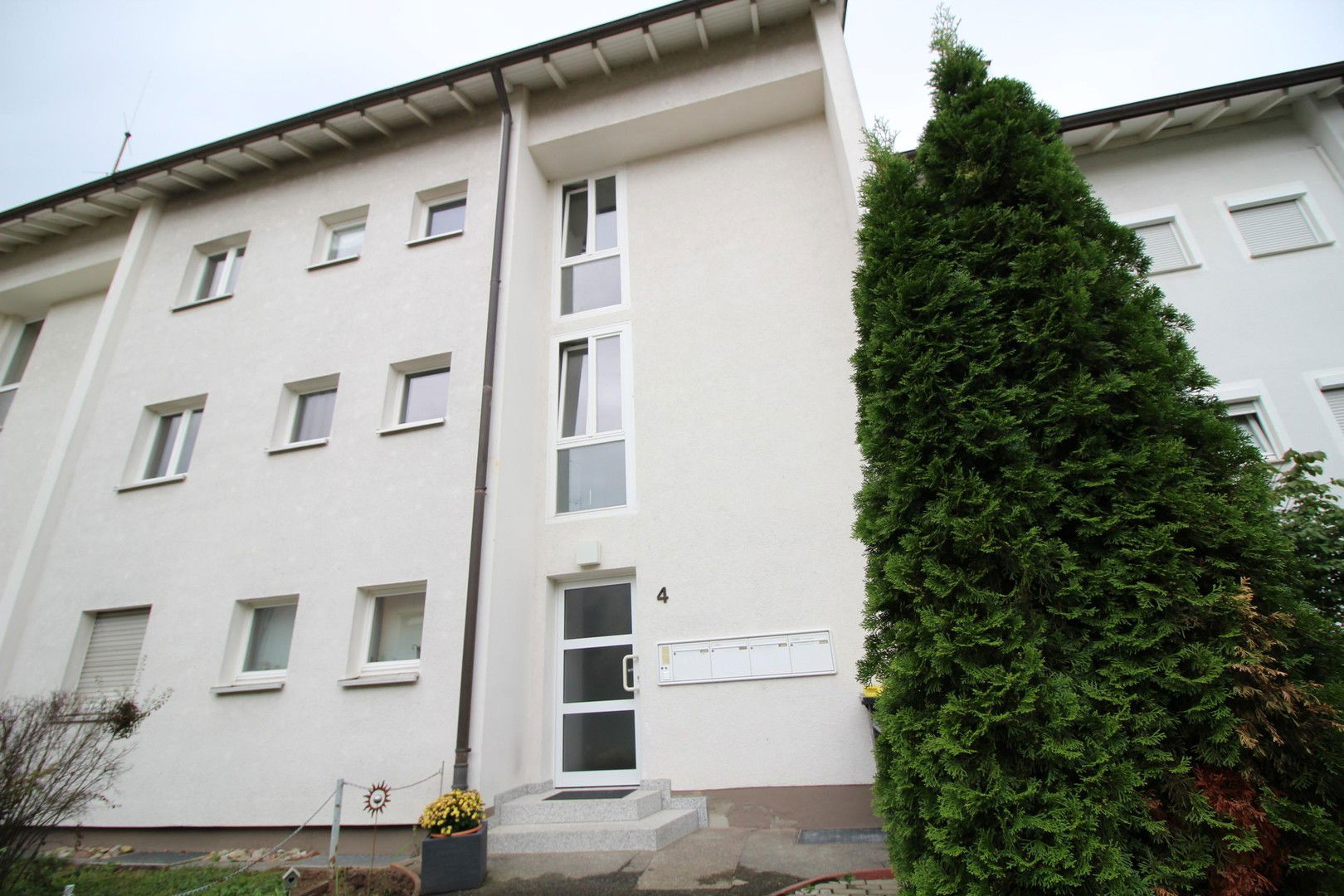 Reihenmittelhaus zum Kauf provisionsfrei 879.000 € 10 Zimmer 216 m²<br/>Wohnfläche 269 m²<br/>Grundstück Portugieserweg 4 Fellbach - Kernstadt Fellbach 70734