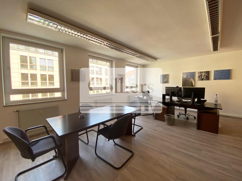 Büro-/Praxisfläche zur Miete 135 m²<br/>Bürofläche ab 135 m²<br/>Teilbarkeit Altstadt / St. Lorenz Nürnberg 90402