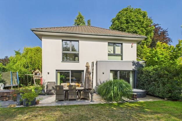 Einfamilienhaus zum Kauf 1.050.000 € 4 Zimmer 155 m² 733 m² Grundstück Hannover / Isernhagen-Süd 30657