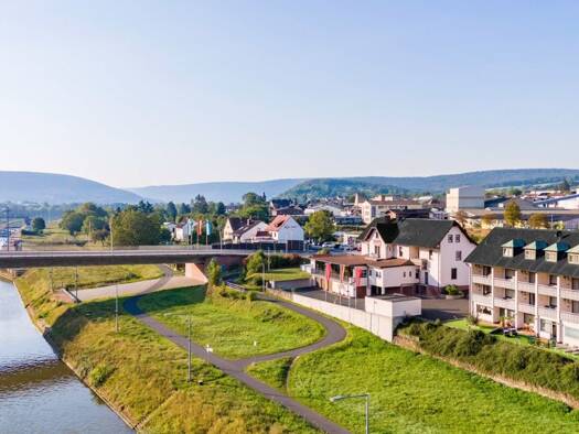 Hotel zum Kauf 2.495.000 € 29 Zimmer 2.321 m² Grundstück Trennfurt Klingenberg am Main 63911