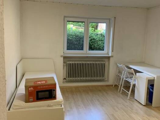 Studio zur Miete 450 € 1 Zimmer 28 m² UG frei ab 01.04.2026 Reisigstrasse 11 Haundorf Herzogenaurach 91074