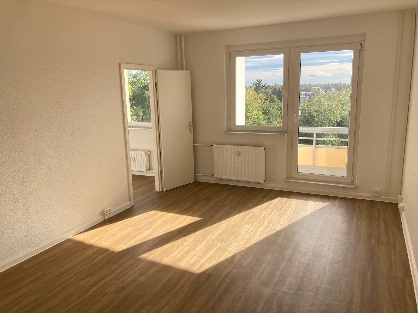 Wohnung zur Miete 245 € 1 Zimmer 33,5 m²<br/>Wohnfläche 3.<br/>Geschoss Gneisenauring 30 Gneisenauring Magdeburg 39130