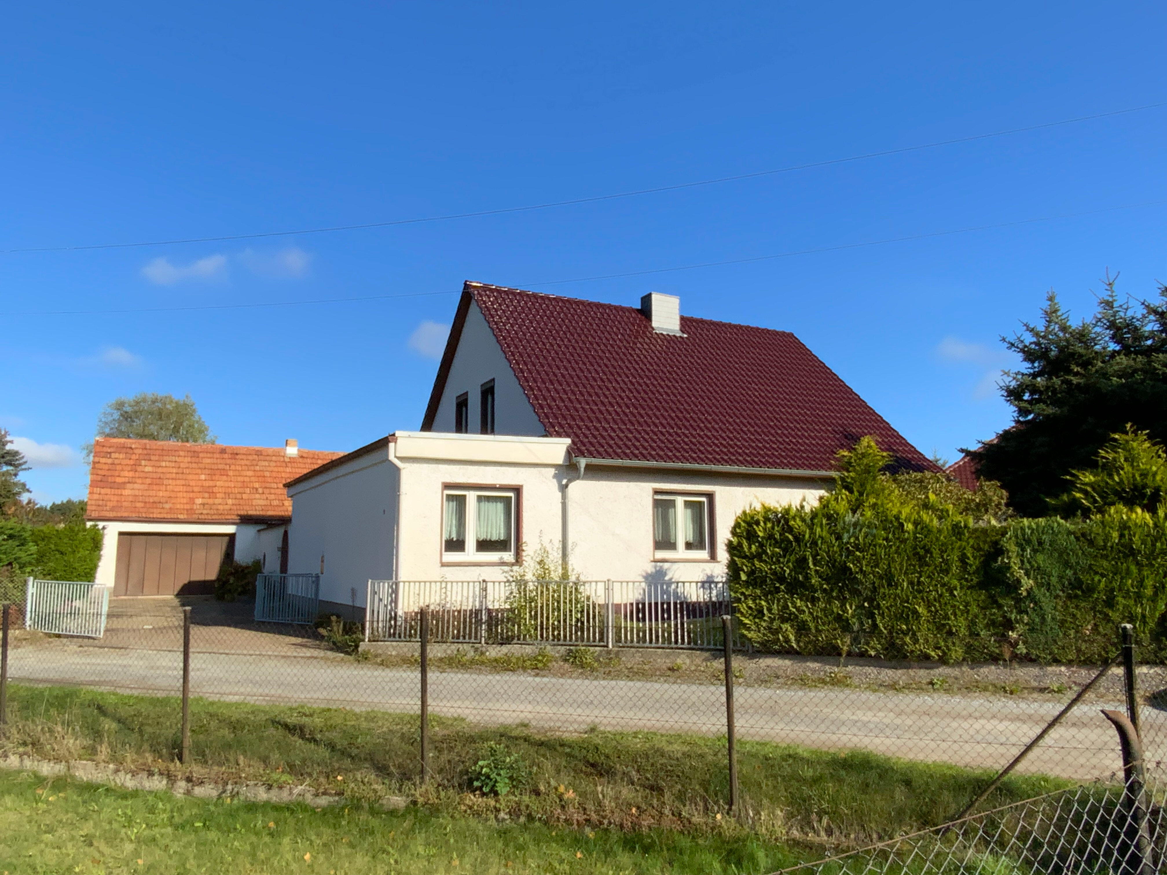 Haus zum Kauf 7 Zimmer 142 m²<br/>Wohnfläche 1.295 m²<br/>Grundstück ab sofort<br/>Verfügbarkeit Hummelsteg 1 Weskow Spremberg 03130