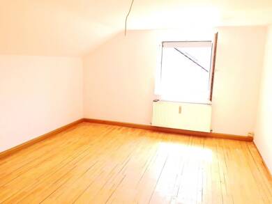 Wohnung zur Miete 590 € 3,5 Zimmer 90 m² Dachgeschoss, 2. Geschoss Eisberg Amberg 92224