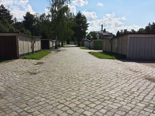 Garage zur Miete provisionsfrei 69 € Berthold-Haupt-Str 29 Leuben Dresden 01257