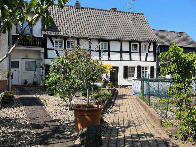 Doppelhaushälfte zum Kauf 249.000 € 4 Zimmer 80 m² 360 m² Grundstück Buisdorf Sankt Augustin 53757