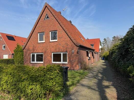 Einfamilienhaus zum Kauf 249.000 € 15 Zimmer 240 m² 2.285 m² Grundstück Gießelhorst Westerstede 26655