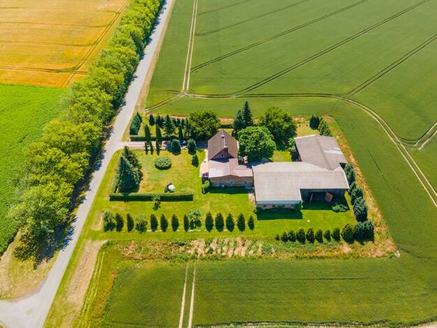 Einfamilienhaus zum Kauf 349.000 € 10 Zimmer 200 m² 6.925 m² Grundstück Fäsekow Deyelsdorf 18513