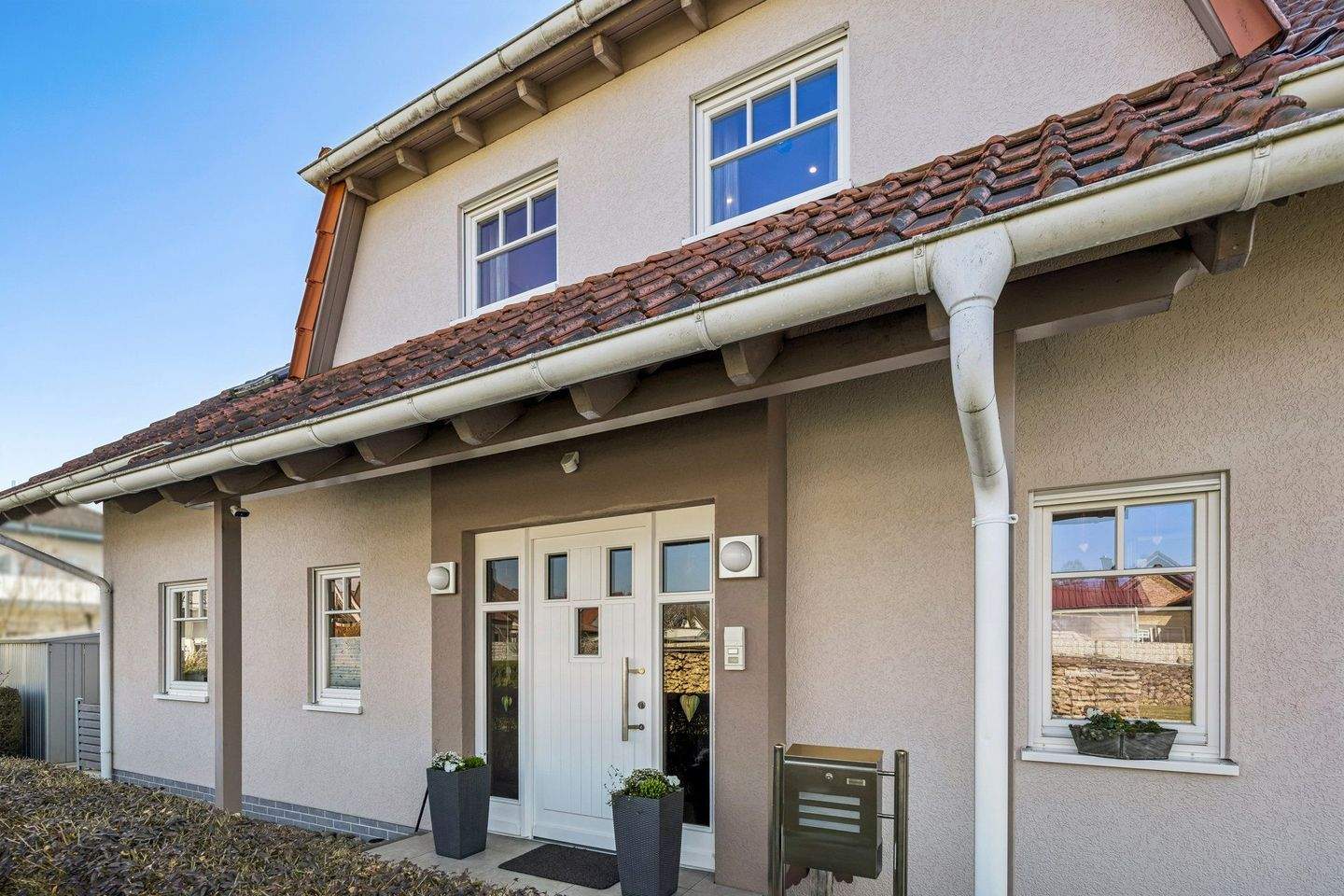 Immobilie in Allendorf - Exklusives und modernes Mehrgenerationenhaus im ruhigen Allendorf-OT Rennertehausen - Bild 1