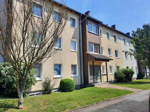 Wohnung zur Miete 540 € 3 Zimmer 67 m² 1. Geschoss frei ab 01.07.2026 Holbeinplatz 4 Holzminden 37603