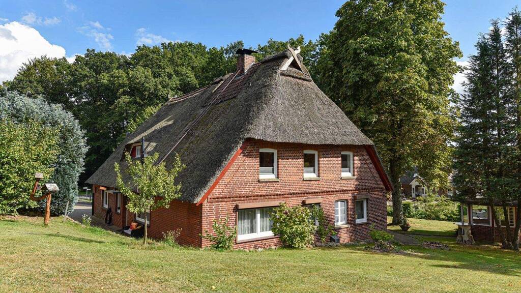 Einfamilienhaus zum Kauf 440.000 € 8 Zimmer 274 m² 2.180 m² Grundstück Im Sande 10 Rolfsen Soderstorf 21388