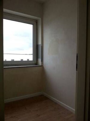 Wohnung zur Miete 700 € 4 Zimmer 114 m² frei ab sofort Scharnhorststrasse Manfort Leverkusen 51377