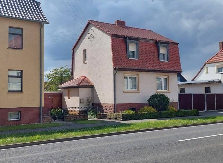 Einfamilienhaus zum Kauf 140.000 € 3,5 Zimmer 95 m²<br/>Wohnfläche 656 m²<br/>Grundstück Erxleben Erxleben 39343