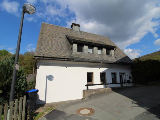 Einfamilienhaus zum Kauf 166.000 € 6 Zimmer 133 m² 407 m² Grundstück frei ab sofort Antfeld Olsberg 59939
