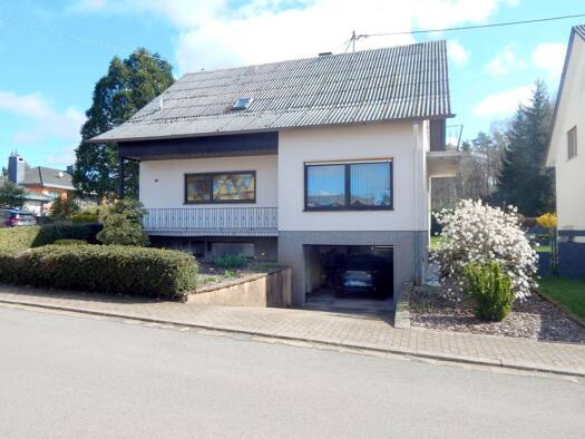 Einfamilienhaus zum Kauf 247.500 € 7 Zimmer 146,4 m² 716 m² Grundstück frei ab sofort Britten Losheim am See 66679