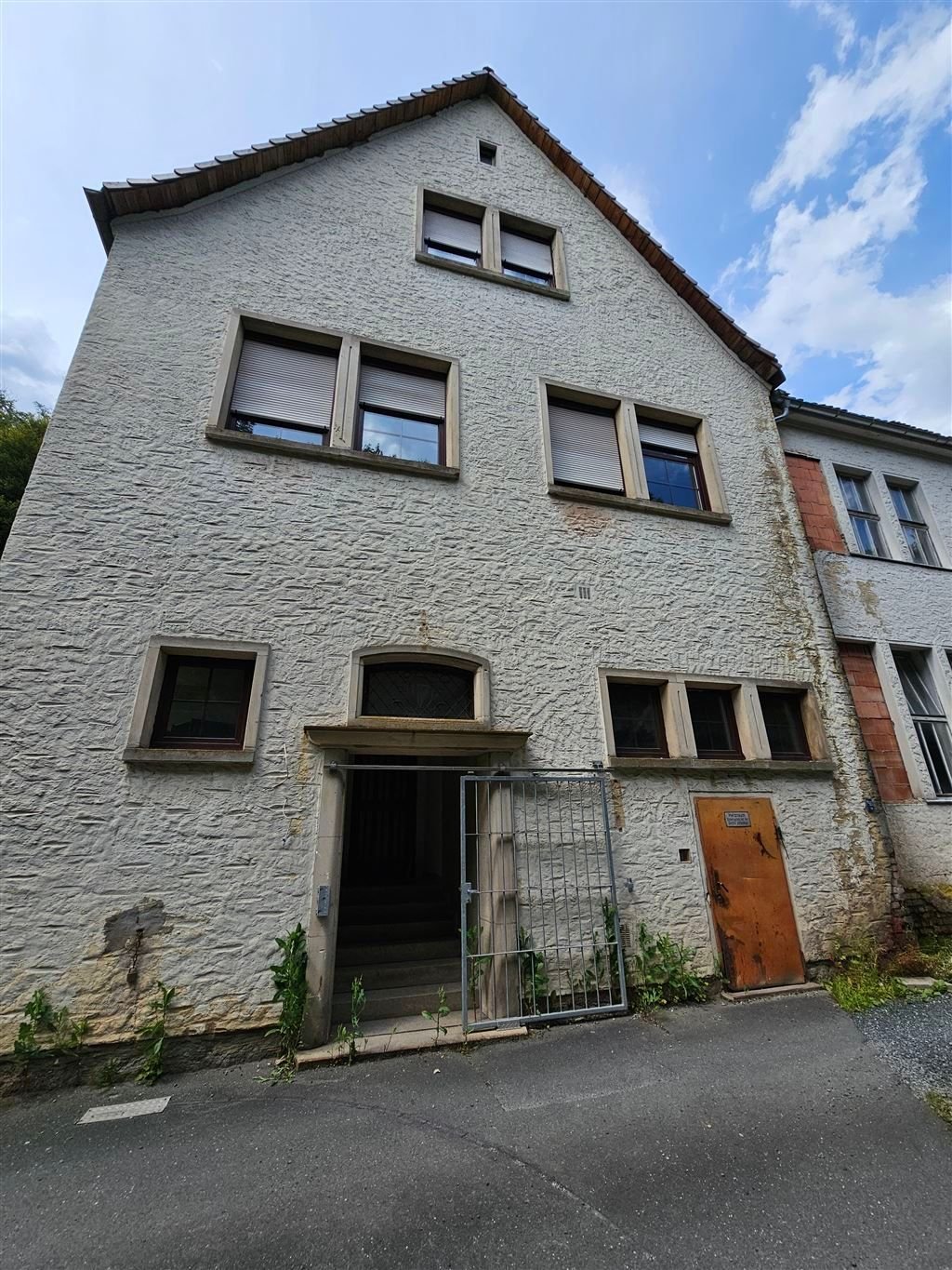 Einfamilienhaus zum Kauf 135.000 € 8 Zimmer 300 m²<br/>Wohnfläche 585 m²<br/>Grundstück ab sofort<br/>Verfügbarkeit Röhrenhof Bad Berneck i. Fichtelgebirge 95460