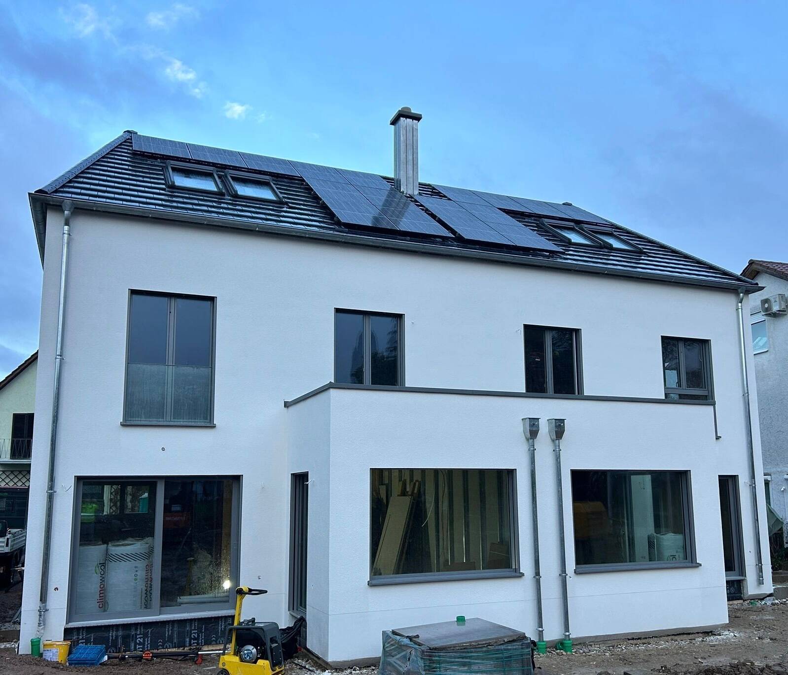 Doppelhaushälfte zum Kauf provisionsfrei 1.499.000 € 6 Zimmer 147 m²<br/>Wohnfläche 305 m²<br/>Grundstück Kumpfmühl-Ziegetsdorf-Neuprüll Regensburg 93051