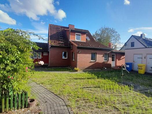 Einfamilienhaus zum Kauf 160.000 € 8 Zimmer 200 m² 1.700 m² Grundstück Neuestr. Lindow (Mark) Lindow (Mark) 16835