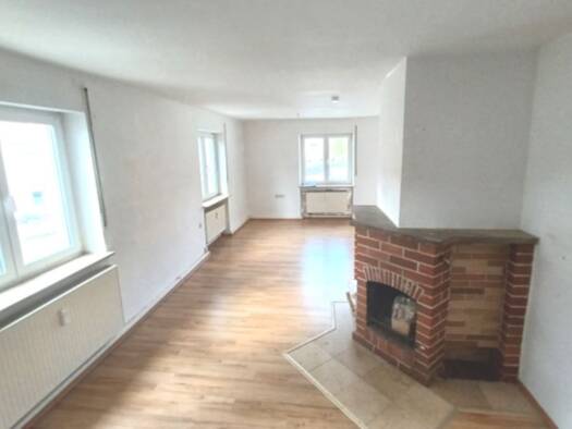 Wohnung zur Miete 1.100 € 3 Zimmer 104 m² Geschoss 1/2 frei ab sofort Buchschwabach Roßtal 90574