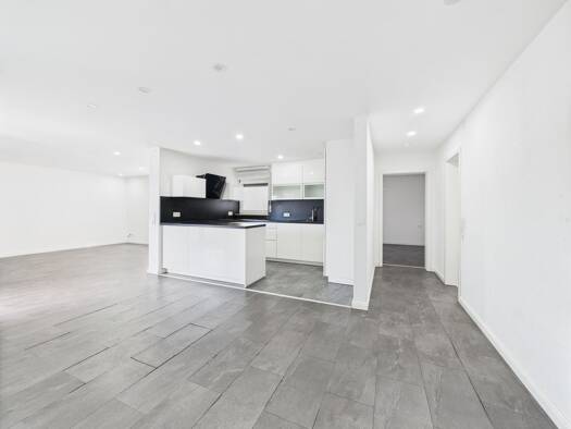 Wohnung zum Kauf 350.000 € 3,5 Zimmer 100 m² frei ab sofort Böblingen 71032