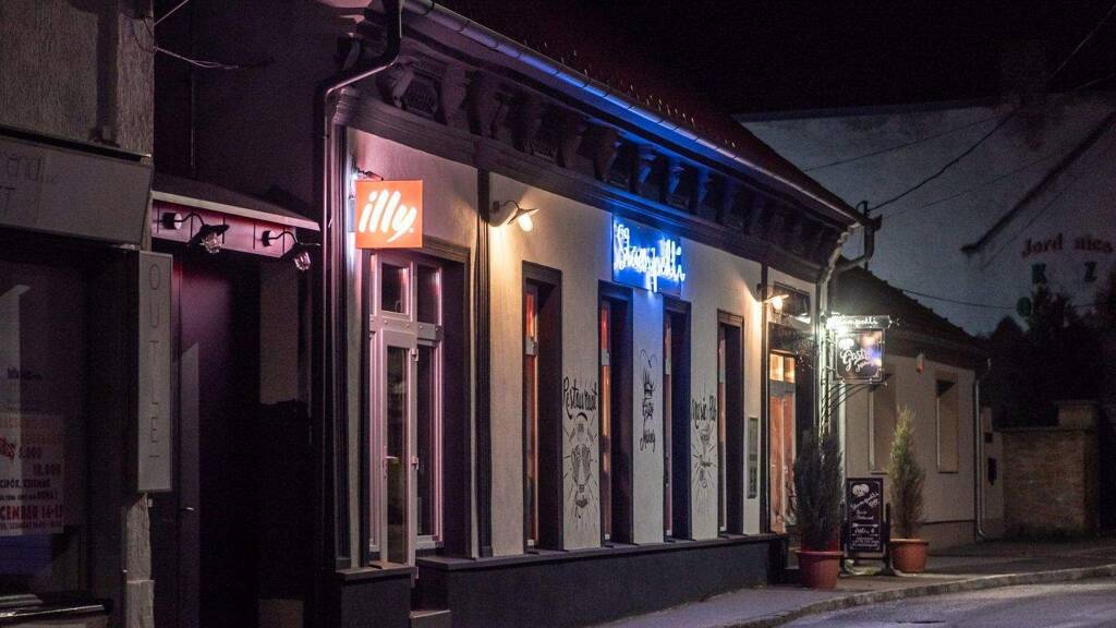 Mehrfamilienhaus zum Kauf 390.000 € 7 Zimmer 491 m² 320 m² Grundstück Keszthely 8360