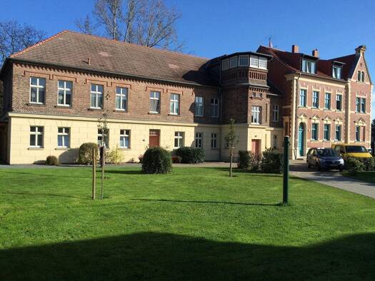 Mehrfamilienhaus zum Kauf als Kapitalanlage geeignet 350.000 € 627 m² 1.845 m² Grundstück Lange Straße 54 Gatersleben Seeland 06466