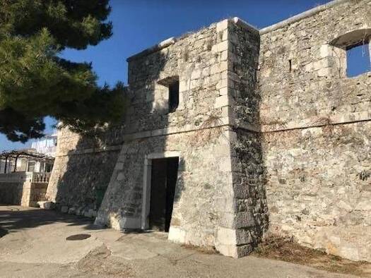 Haus zum Kauf 1.100.000 € 2 Zimmer 650 m² Sucuraj