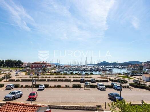 Haus zum Kauf 880.000 € 8 Zimmer 400 m² Luka Tribunj 22212