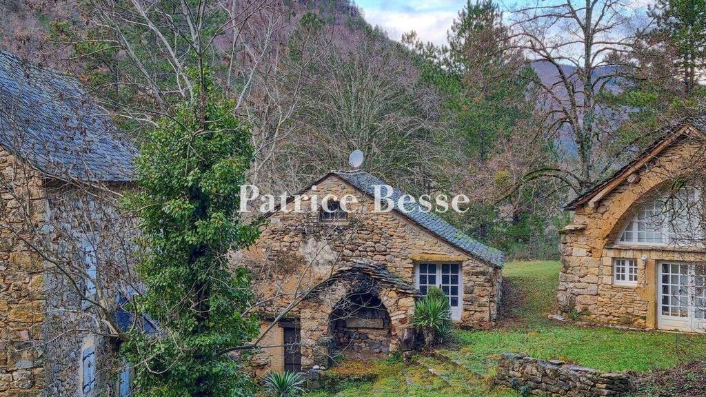 Reihenmittelhaus zum Kauf 689.000 € 10 Zimmer 184 m² 89.581 m² Grundstück Ispagnac 48320