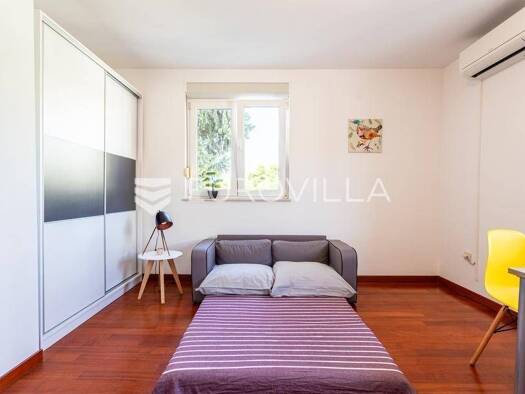 Wohnung zur Miete 650 € 1 Zimmer 25 m² 2. Geschoss Firule Split