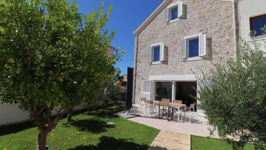 Reihenmittelhaus zum Kauf 669.500 € 6 Zimmer 108 m² 240 m² Grundstück Vodice 22211