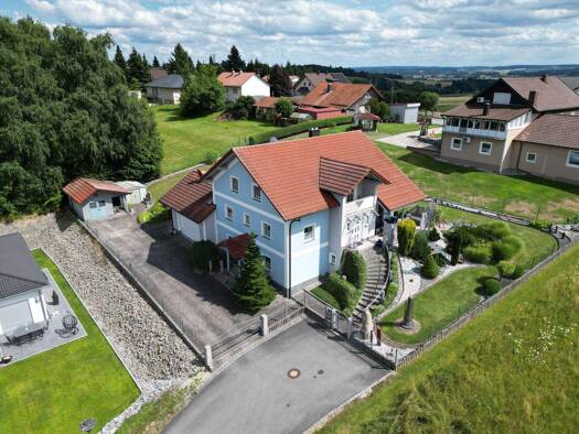 Einfamilienhaus zum Kauf 549.000 € 7 Zimmer 297 m² 1.162 m² Grundstück Forsthart Künzing 94550