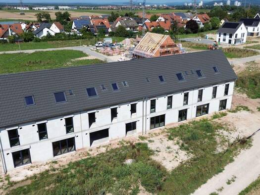 Reihenmittelhaus zum Kauf - Erstbezug provisionsfrei 649.900 € 6 Zimmer 161,4 m² 221 m² Grundstück Waldhufe 27 Innenstadt Erlangen 91056