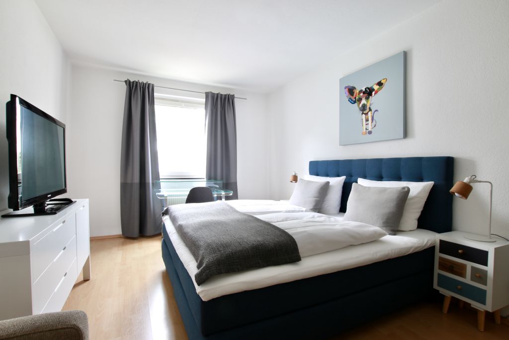 Wohnung zur Miete Wohnen auf Zeit 2.180 € 1 Zimmer 42 m²<br/>Wohnfläche 30.09.2024<br/>Verfügbarkeit Humboldtstraße Altstadt - Süd Köln 50676