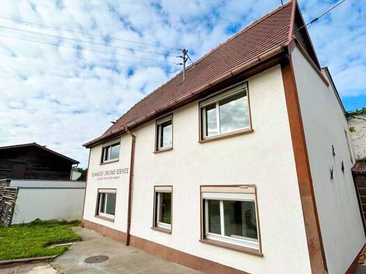 Mehrfamilienhaus zum Kauf als Kapitalanlage geeignet 349.000 € 5 Zimmer 102 m² 247 m² Grundstück Bonames Frankfurt am Main 60437