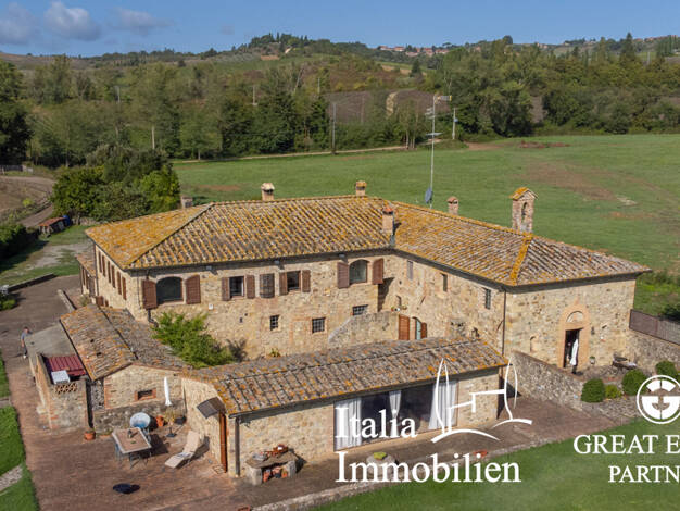 Bauernhaus zum Kauf 1.350.000 € 40 Zimmer 982 m² 4.000 m² Grundstück Castelnuovo Berardenga 53019