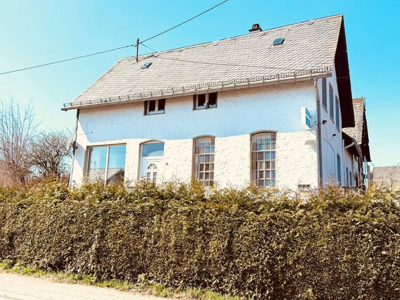 Einfamilienhaus zum Kauf 227.000 € 10 Zimmer 226 m² 1.700 m² Grundstück Bleialfer Straße 14 Auw bei Prüm Auw bei Prüm 54597
