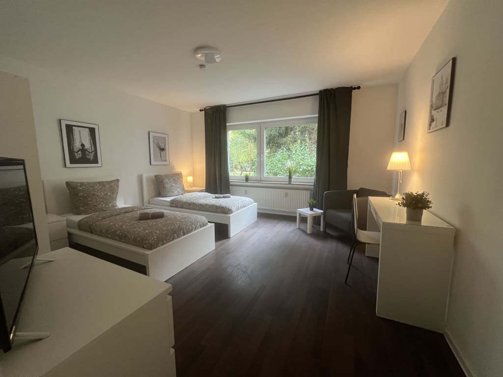 Wohnung zur Miete Wohnen auf Zeit 2.250 € 2 Zimmer 58 m²<br/>Wohnfläche 04.02.2025<br/>Verfügbarkeit Gießener Straße Humboldt / Gremberg Köln 51105