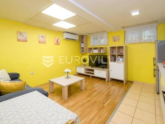 Wohnung zur Miete 600 € 1 Zimmer 42 m² Lucac Bol