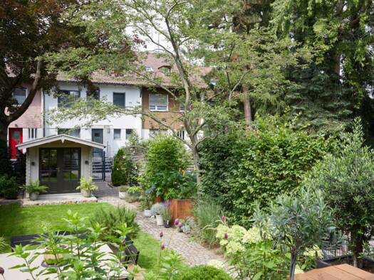Reihenhaus zur Miete 2.700 € 9 Zimmer 244 m² 384 m² Grundstück frei ab 01.10.2026 Opladen Leverkusen 51379