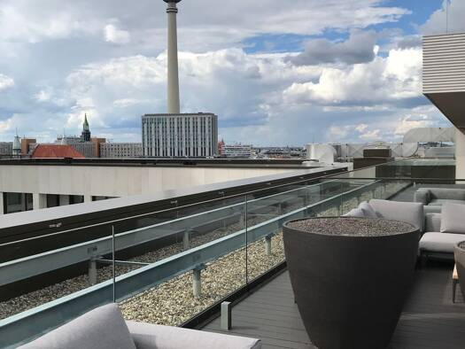 Wohnung zur Miete 1.350 € 2 Zimmer 55 m² Geschoss EG/15 frei ab sofort Mitte Berlin 10179